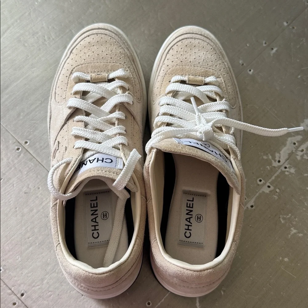 Chanel sneakers trainers flats logo beige suede sz 38.5
